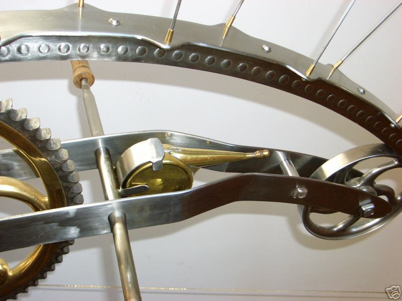 Illustration for article titled 1873 Monocycle Replica Is a Mechanical and Engineering Marvel